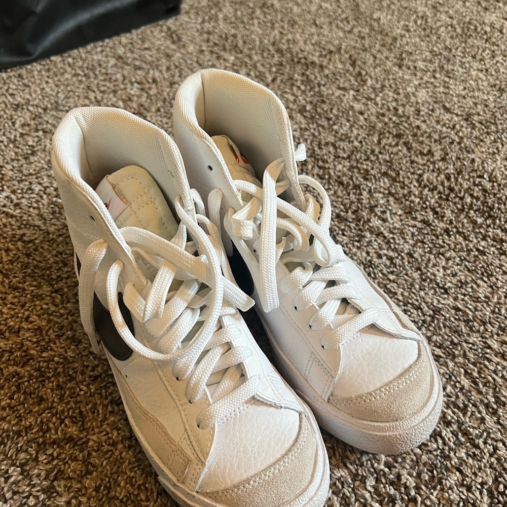 Nike Kids White and Black Sneakers